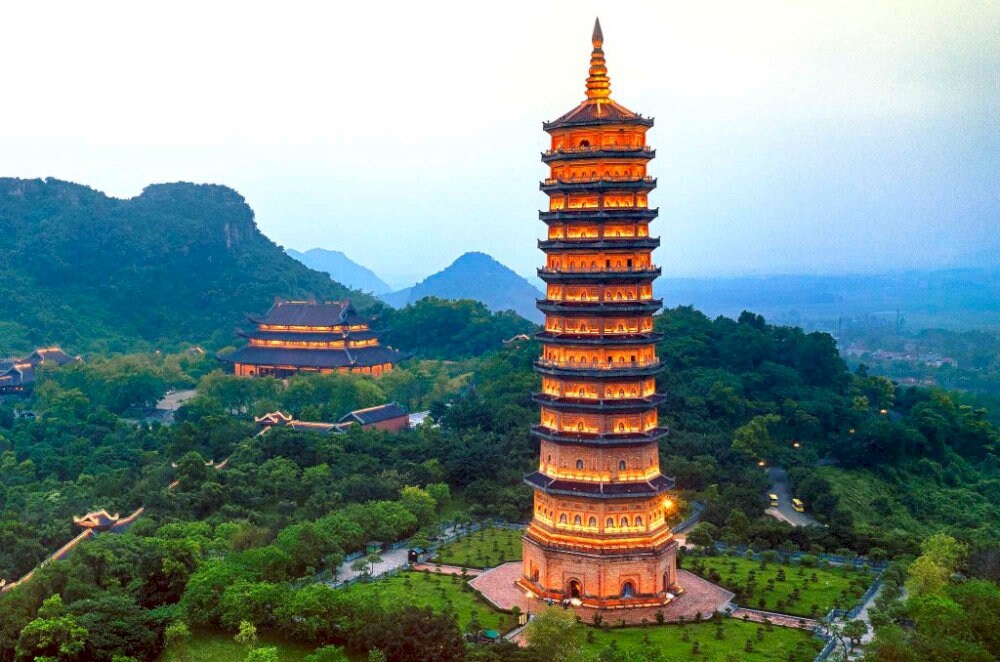 The records not only showcase the grandeur and scale of Bai Dinh Pagoda but also highlight its cultural and religious importance in Vietnam and Southeast Asia